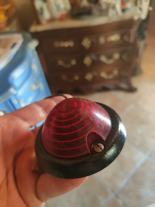 Farolim Traseiro Vermelho Antigo