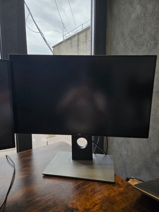 монітор Dell U2518D
