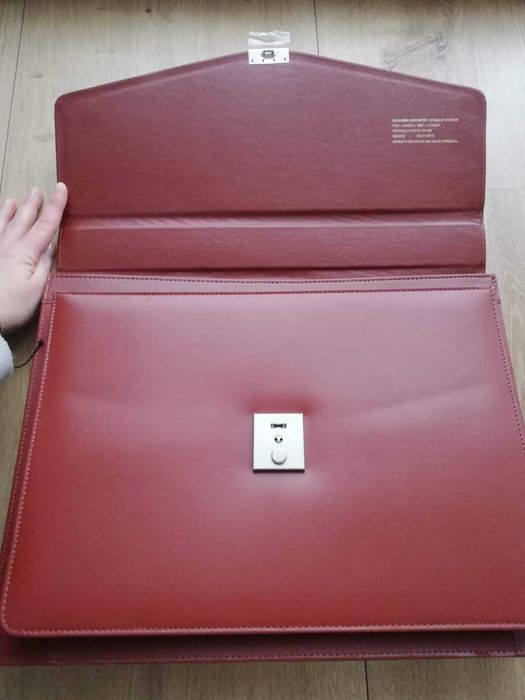 aktówka w stylu klasycznym