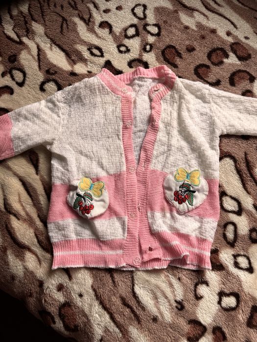 Віддам безкоштовно одяг для дівчинки 4-5-6 рочків