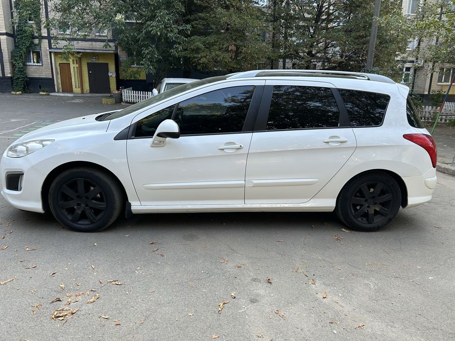 Пежо 308 sv-панорама