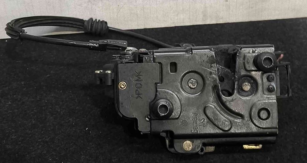 Fechadura / Fecho Porta Direito - VW GOLF IV