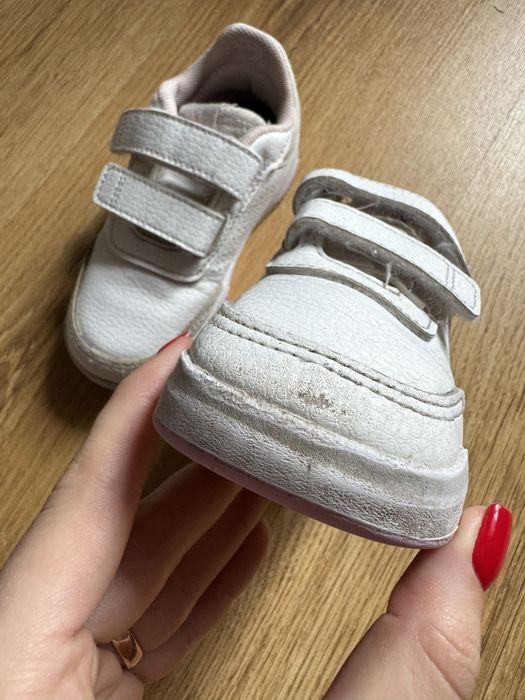 Кросівки для дівчинки