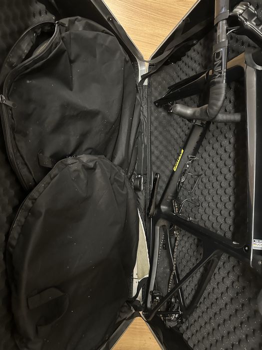 Bicicleta Racing Bike FCR Carbon Ultegra Di2 12v – Excelente Estado