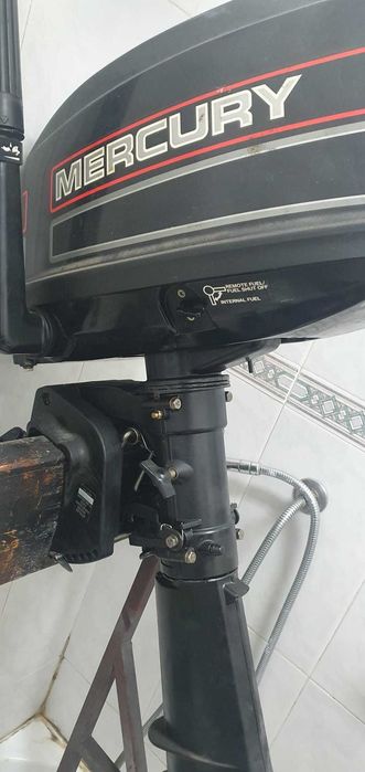 Motor fora de borda MERCURY 5