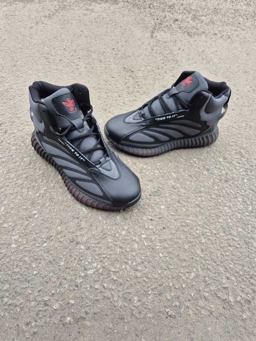 Чоловічі зимові стильні кросівки Adidas Yeezy Boost сірі,42  розмір