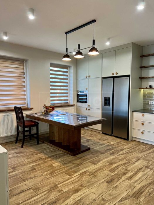 Просторий 2х пов. будинок з ділянкою 9 сот. Ремонт, меблі та техніка!