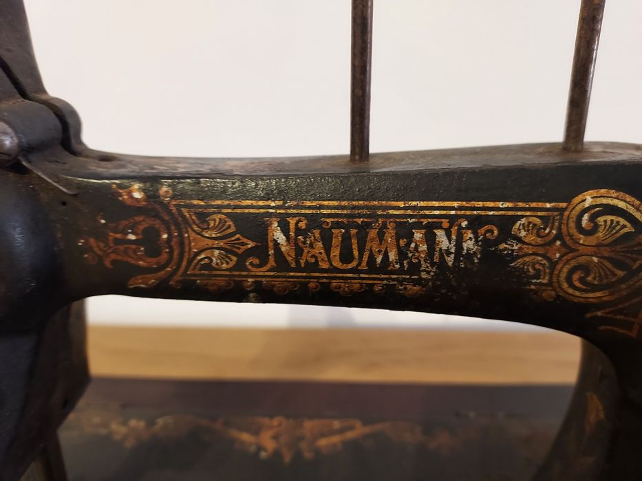 Máquina Costura Naumann com Manivela