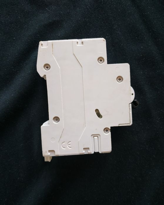 Два автоматических выключателя