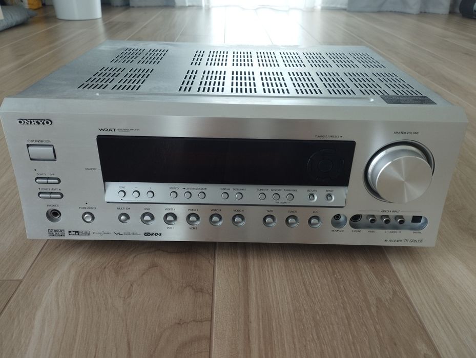 Amplituner Onkyo