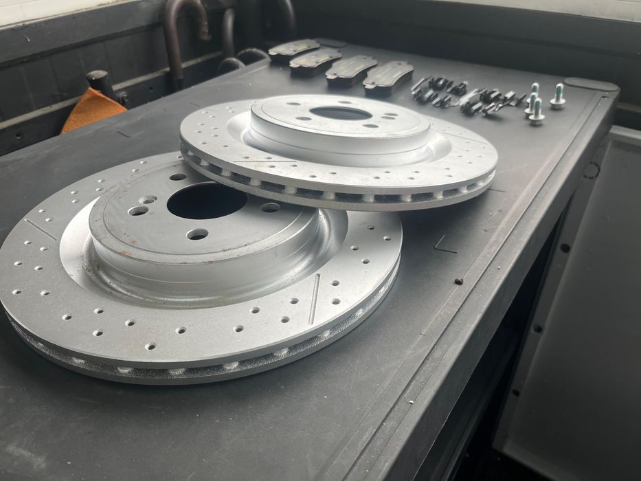 Discos e calcos mercedes cla 45 classe a para desocupar