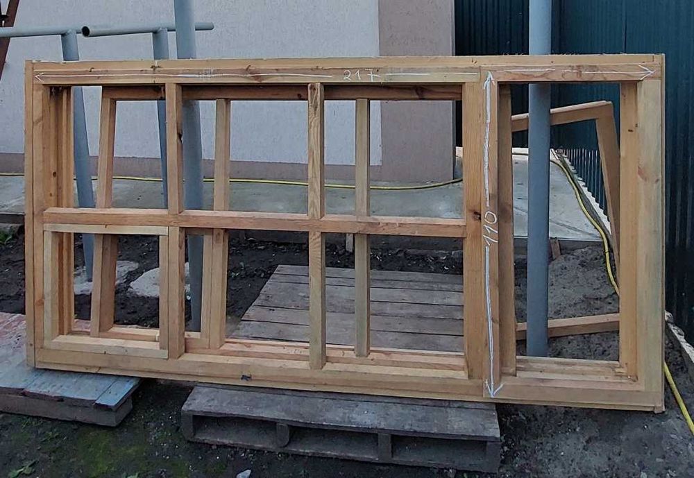 Деревянная оконная рама новая 217/110