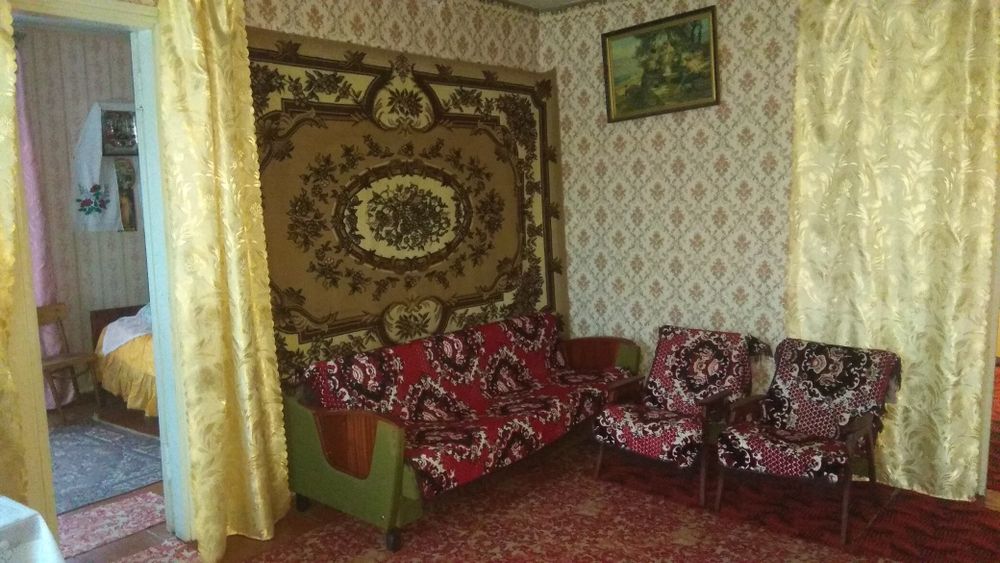 Будинок у відмінному стані можливий продаж меблями..