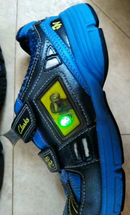 Детские кроссовки Clarks с мигалками