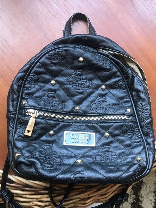 Продам жіночий рюкзак Guess