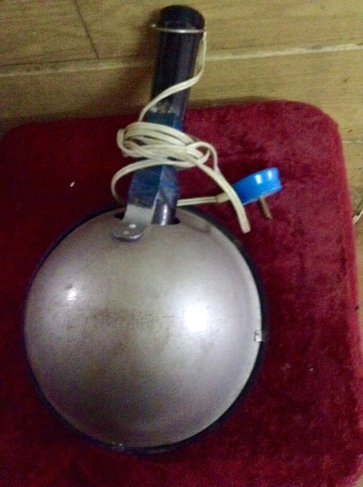 Продам лечебную лампу с синей лампой.