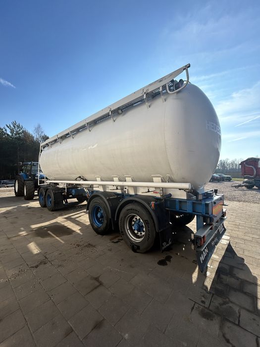 Przyczepa rolnicza do przewozu paszy