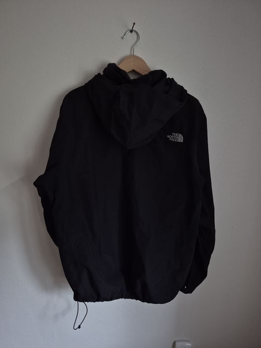 Чорна чоловіча вітровка The north face