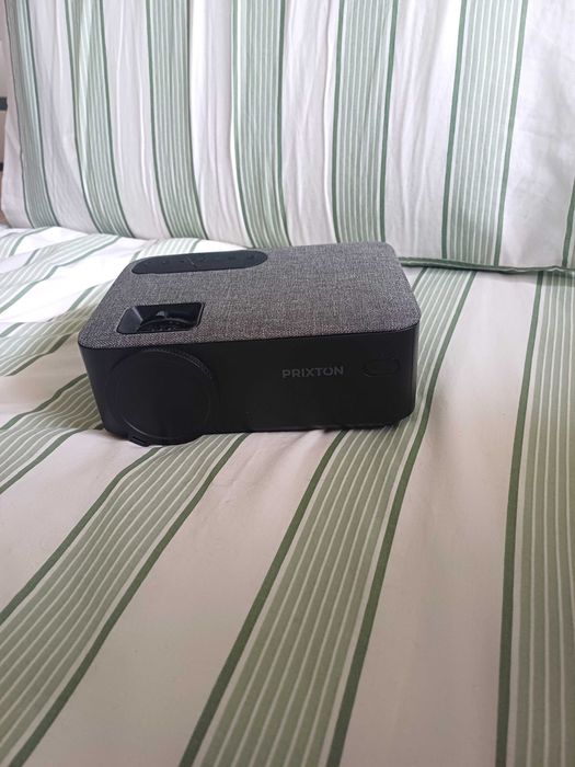 Projetor Portátil PRIXTON Lumiere de 5.000 Lumens