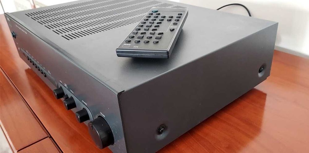 NAD C320 + Comando NAD | Excelente Estado | Amplificador Integrado Hi-Fi
