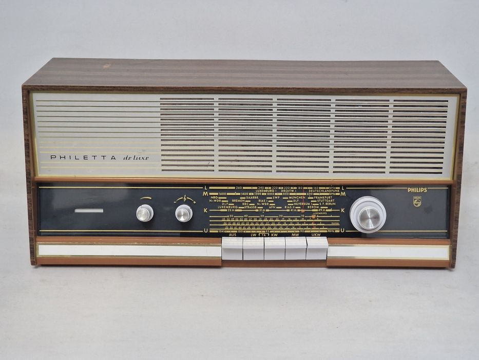 Rádio antigo reparado Philips