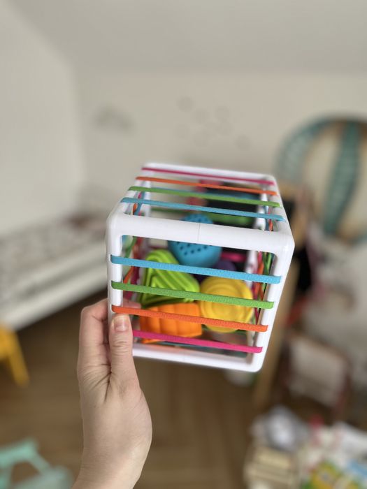 Fat Brain Toys sorter, elastyczna kostka
