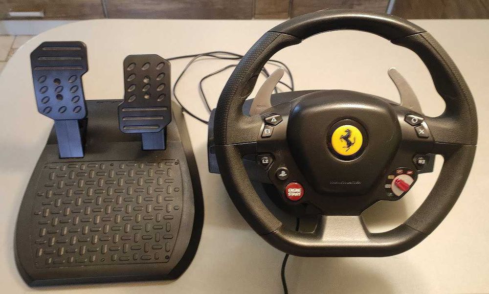 Кермо з педалями Thrustmaster Ferrari 458 Spider