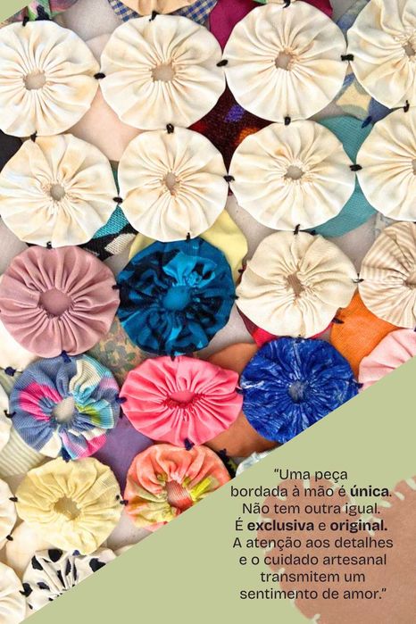 Linda e colorida colcha de fuxico, antiga e em ótimo estado.