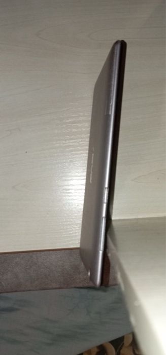 Планшет ASUS ZenPad P01Y.