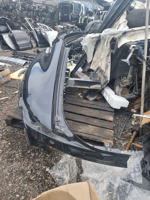 Mercedes AMG GT задняя левая четверть купе