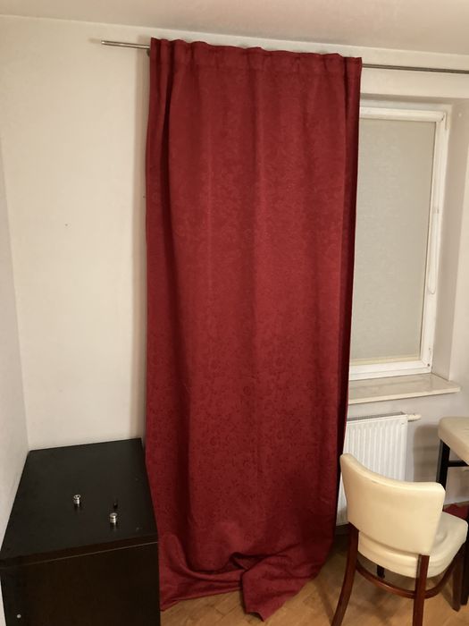 Zasłony zaciemniające kotary sztory Ikea Blakviva czerwone