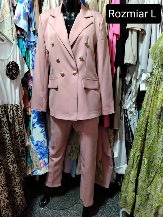 Wyprzedaż! Elegancki garnitur damski
