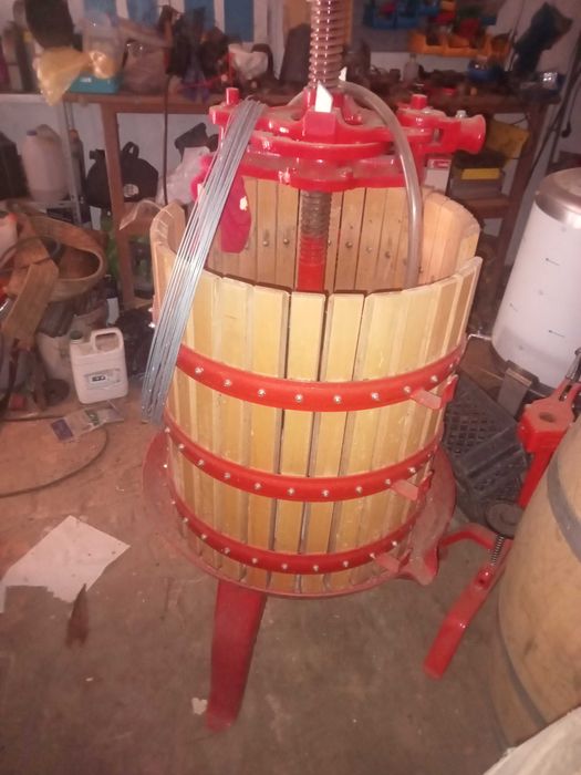 MÁQUINA PARA ENCHER SACOS DE VINHO(5 E 10 LITROS)