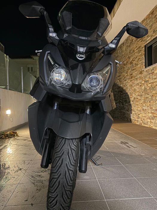 Maxi Scooter Cruisym 125