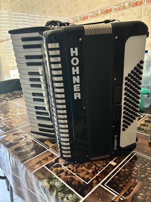Acordeon hohner sutend 72