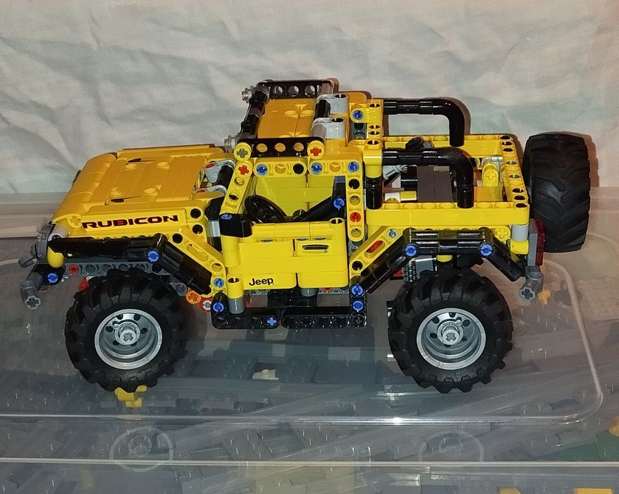 Продам конструктор лего 42122 Джип