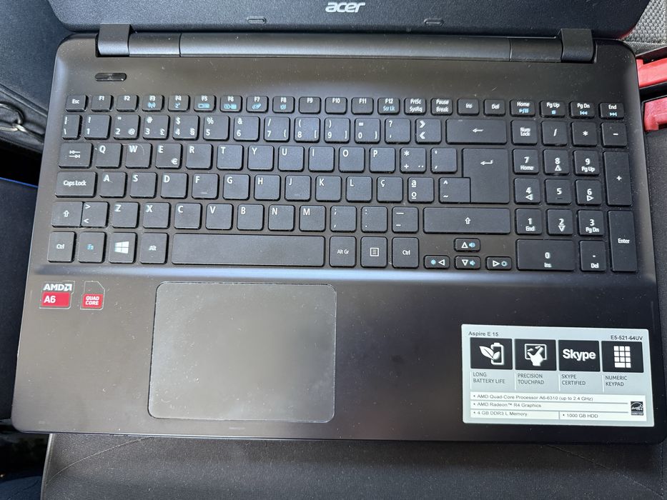 Portatil acer a funcionar