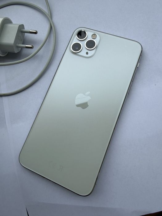 Продам Iphone 11 pro max в идеале! Чехлы в подарок