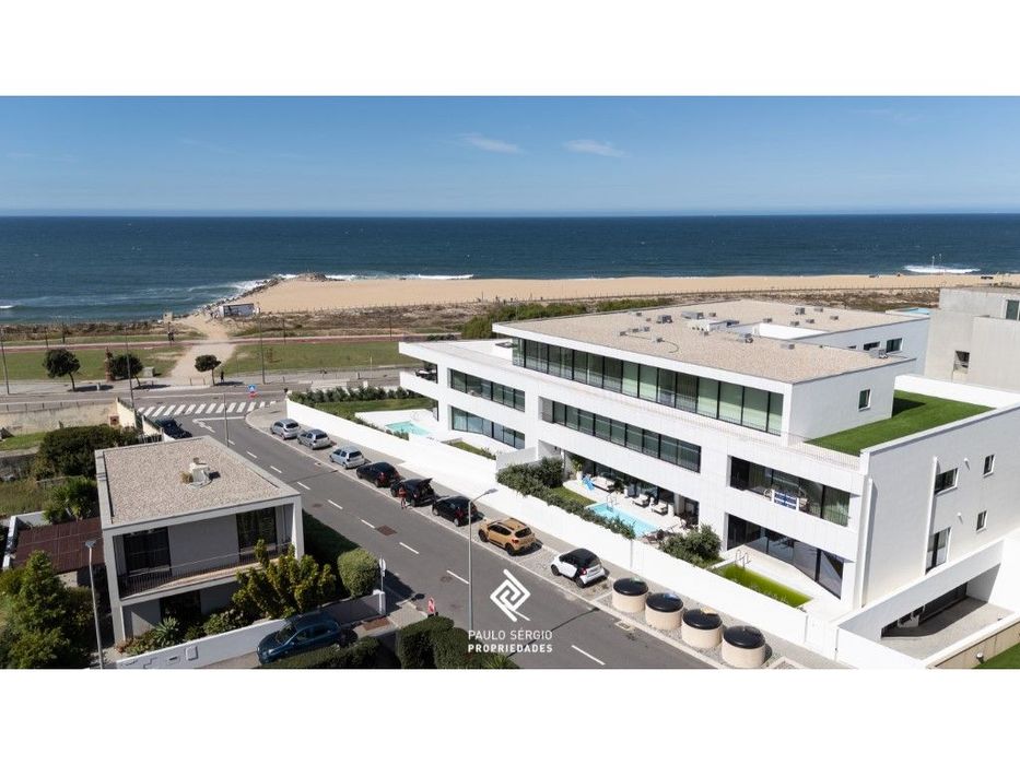 Arrendamento - T3 com 3 suites, Mobilado, junto ao mar em Canidelo,...