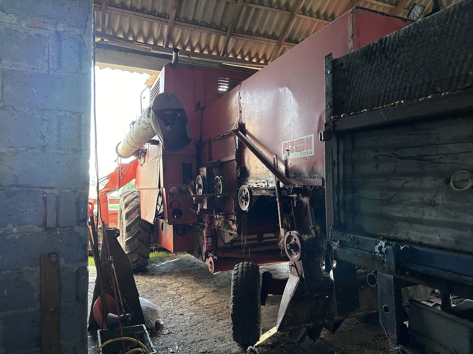 Kombajn zbożowy  BIZON ZO56 r. 79