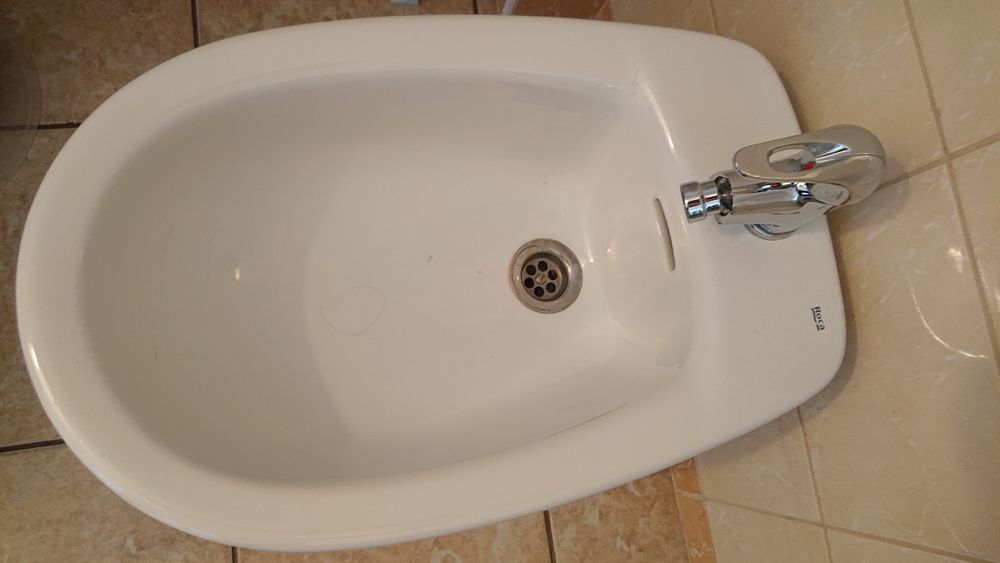 Sprzedam umywalkę ROCA z baterią oraz bidet