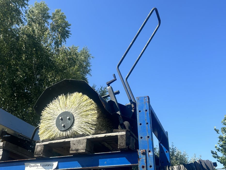 Zamiatarka szczotka dzik traktorek iseki kubota honda