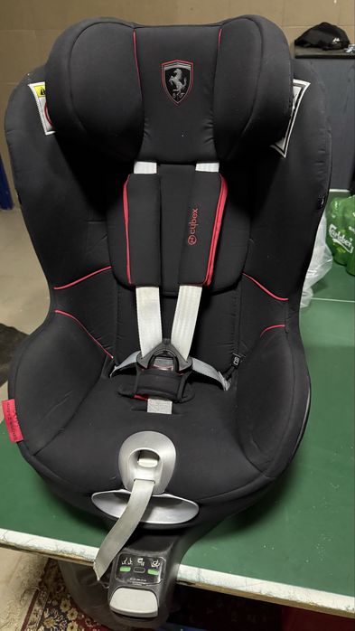 Dwa foteliki dziecięce Cybex Sirona Z Britax Romer Dualfix M