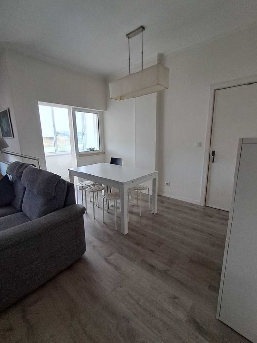 Quarto em apartamento na Rua do Pisão