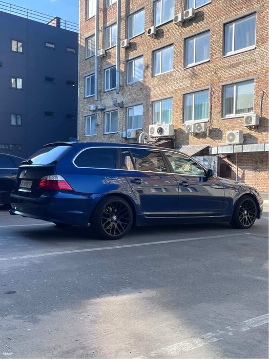 Продам BMW E61.