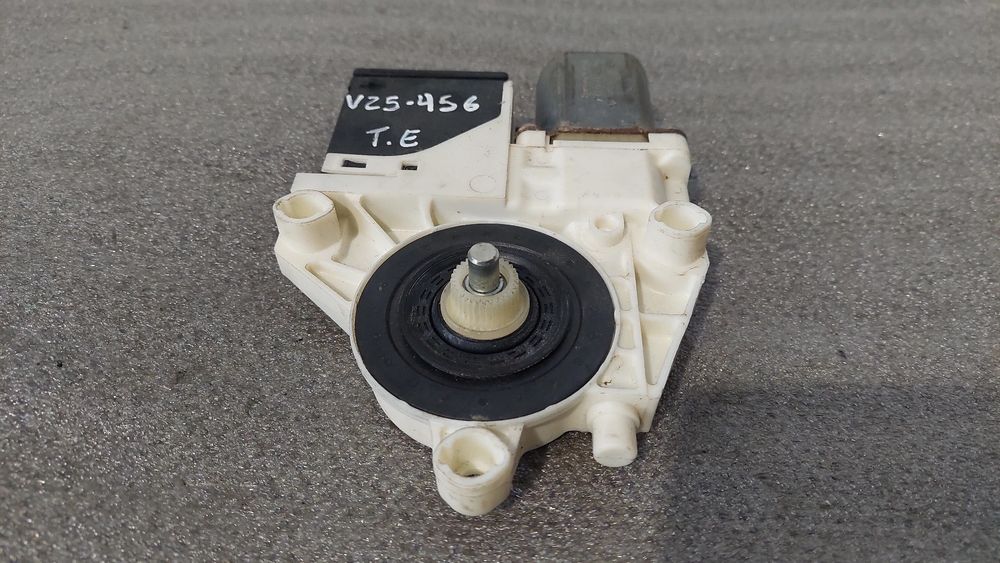 Motor vidro trás esquerdo RENAULT Megane III Grandtour (KZ0/1)