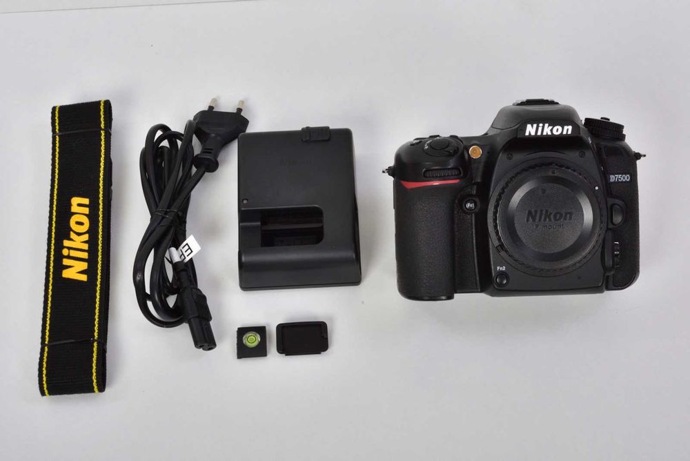 NIKON D7500 wykonał 9.718 zdjęć JAK NOWY