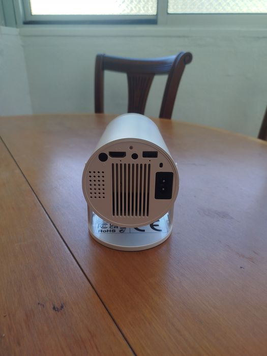 LF100 Projector with Android445082110935050243