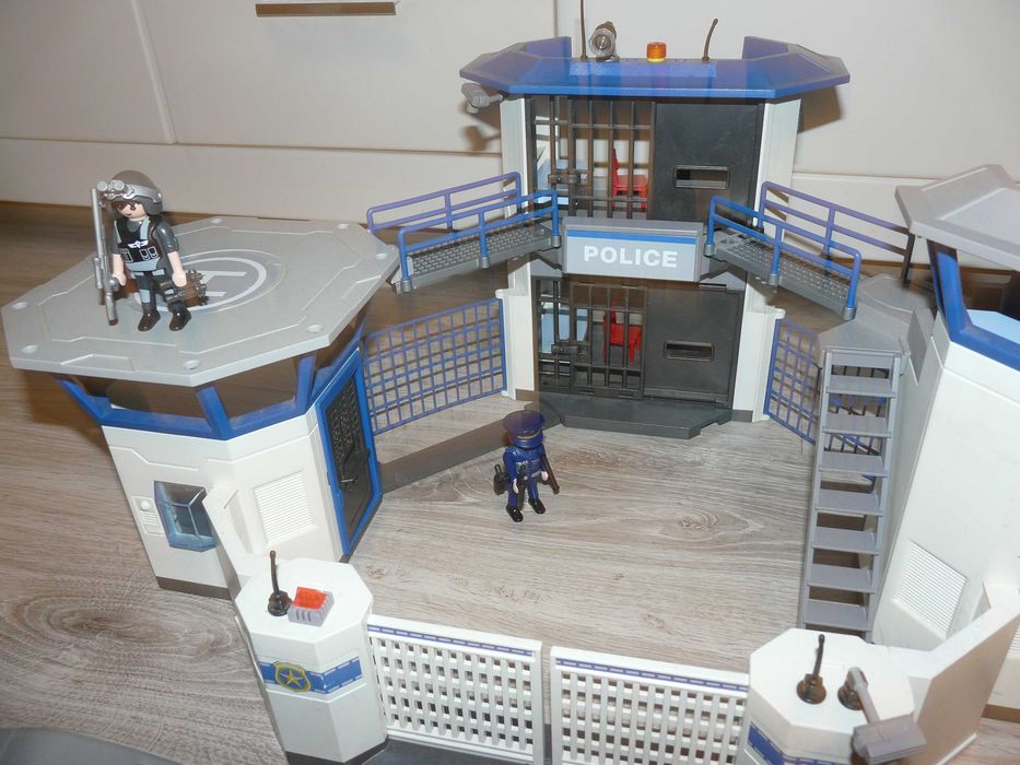 Playmobil więzienie z busem policyjnym