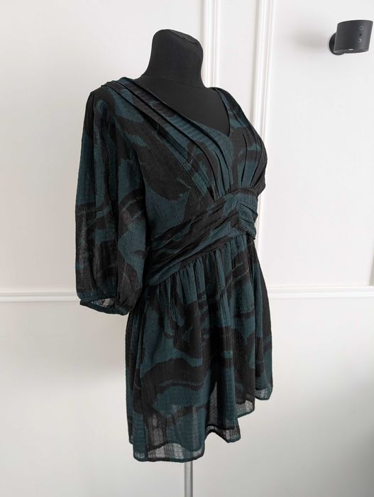 zwiewna mini sukienka we wzory z dekoltem V, XL – nowa